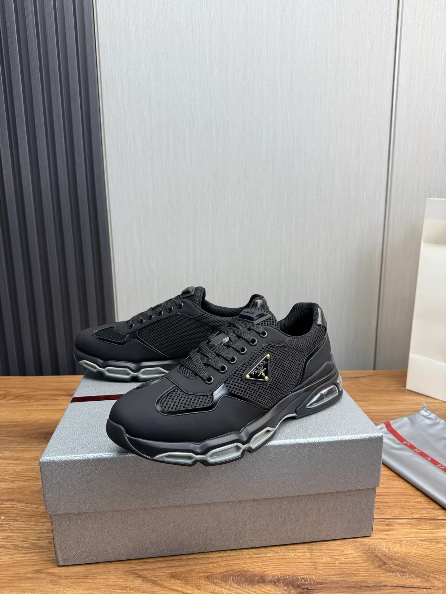 Men's shoes 💰660💰 [PRADA] Men's shoes are popular in the counter, high-quality shipments ✔️Official website synchronization, original imported cowhide with comfortable mesh + cowhide lining, 1⃣️:1⃣️reproduction, original factory air-cushioned original sole, 38-45